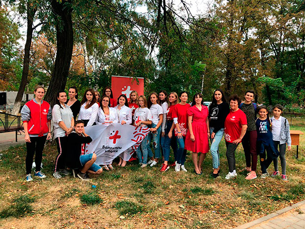 Волонтеры-медики на Дне города Боброва